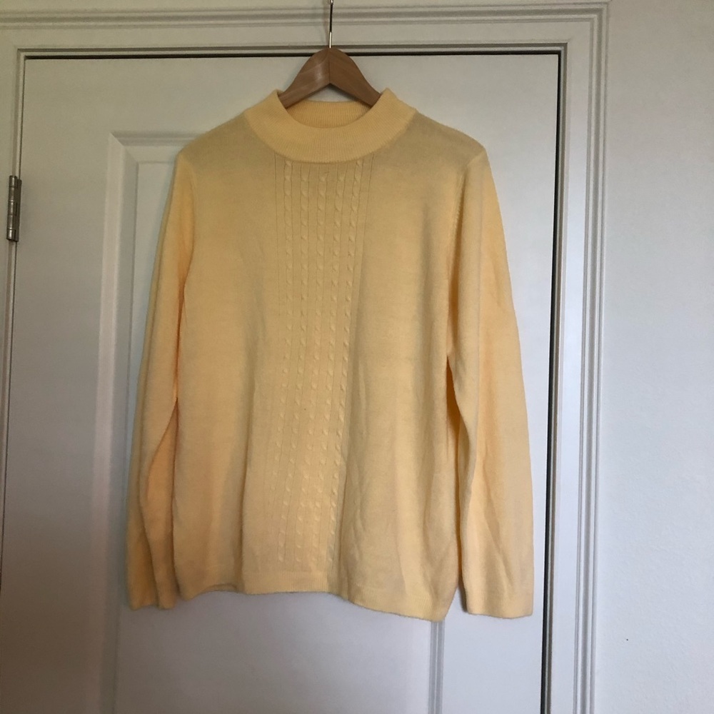 Light yellow long sleeve sweater